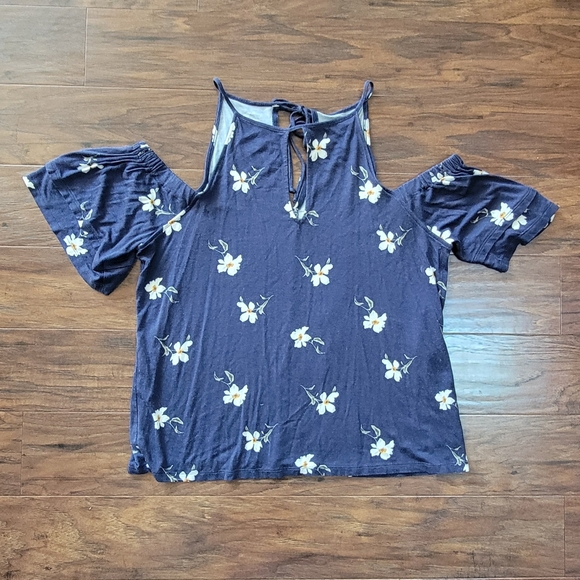 American Eagle Navy Floral Peek-a-Boo Short Sleeved Blouse Size Large - Picture 5 of 7